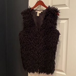 Studio M size M black faux fur vest